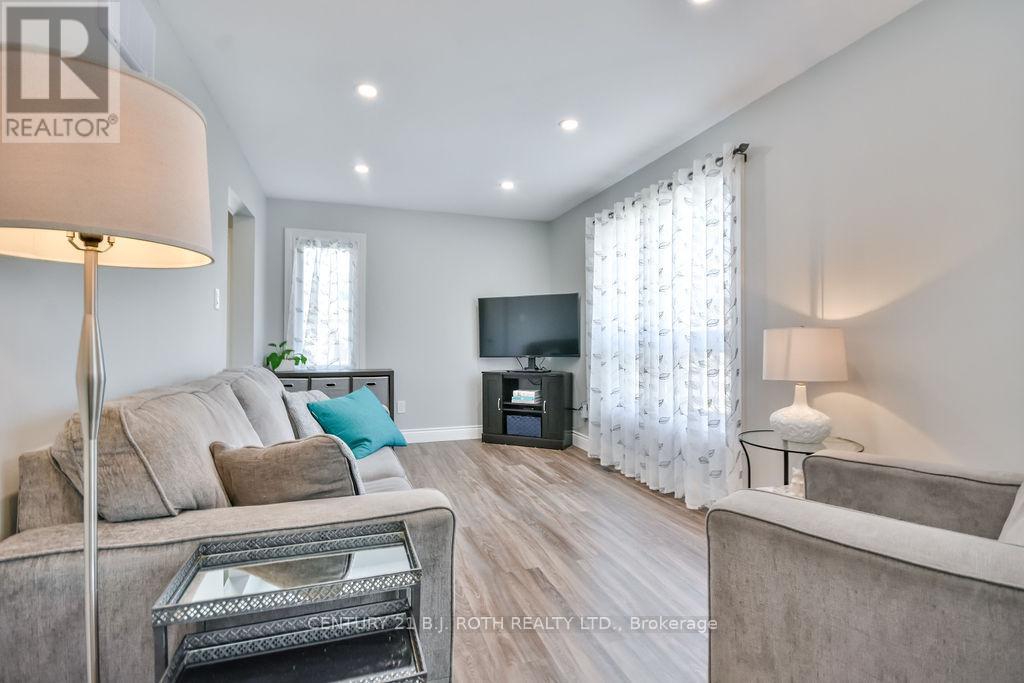 695 Candaras Street, Innisfil (Alcona), Ontario  L9S 2G9 - Photo 11 - N12162820