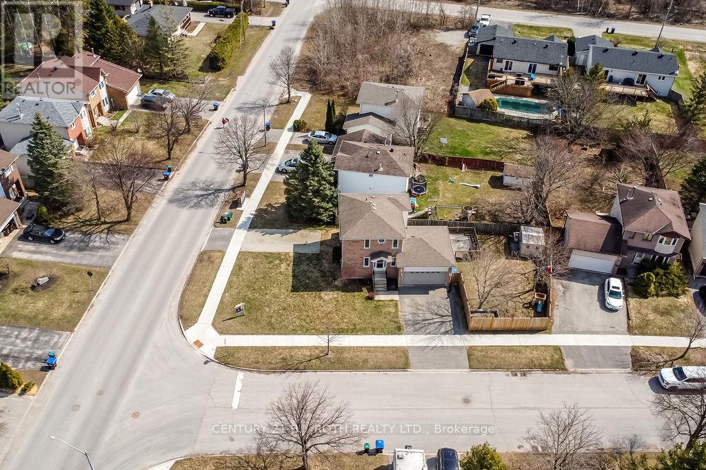 695 Candaras Street, Innisfil (Alcona), Ontario  L9S 2G9 - Photo 4 - N12162820