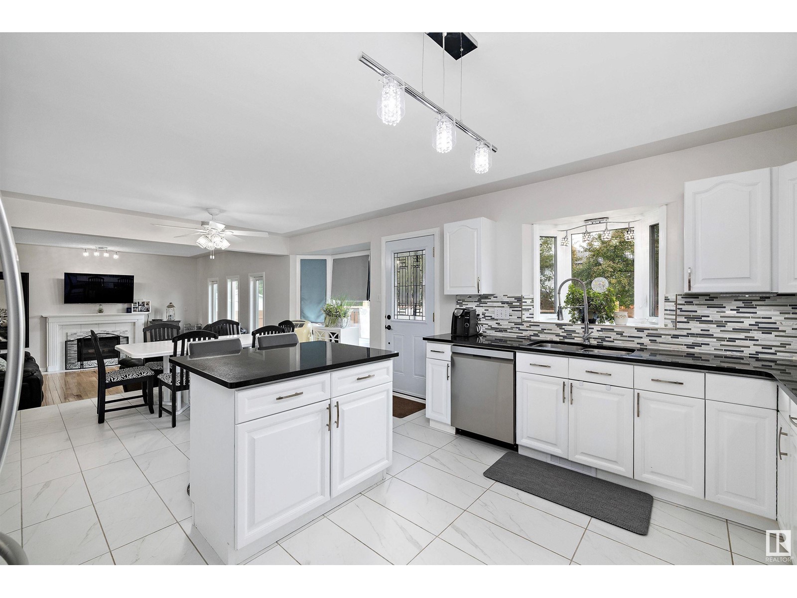 Property at 34 WESTPARK CO image 3
