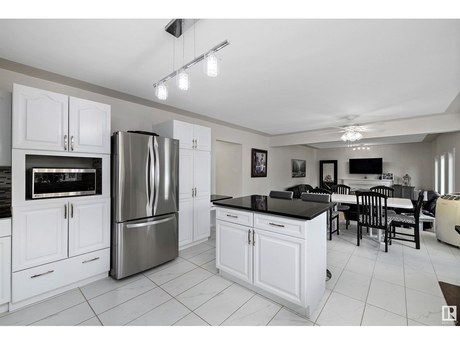 Property at 34 WESTPARK CO image 2