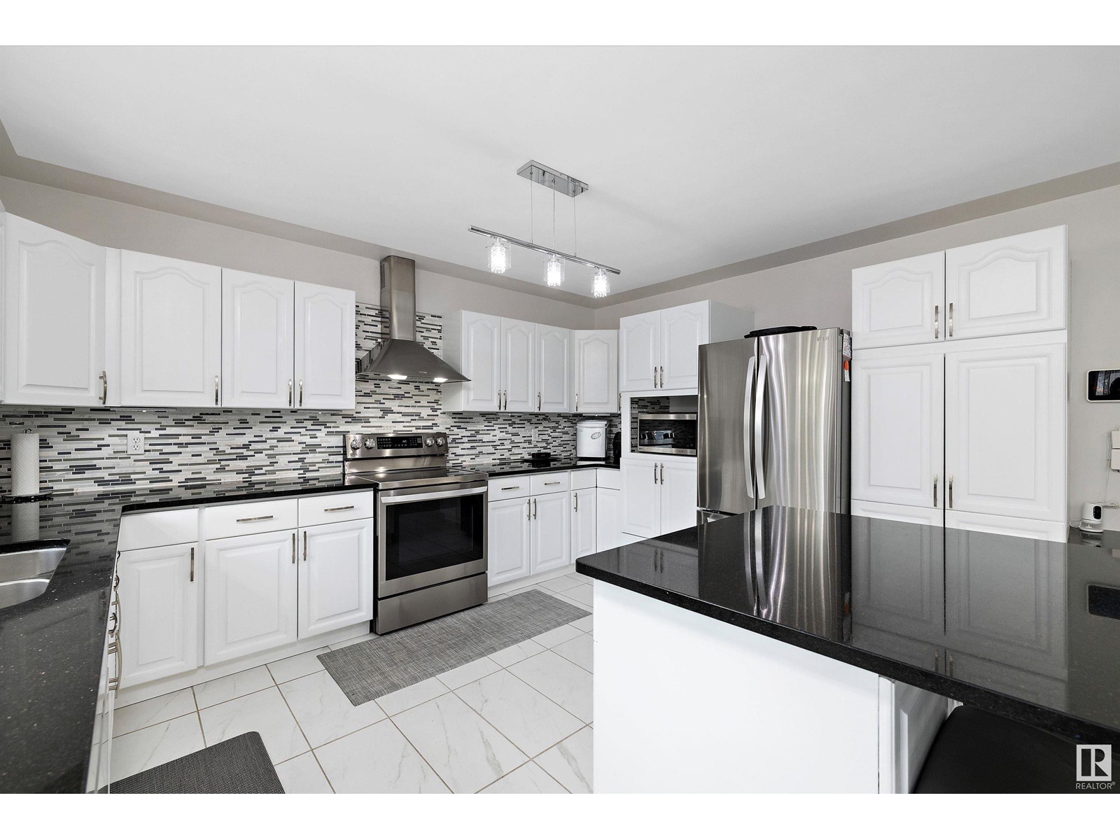 Property at 34 WESTPARK CO image 1