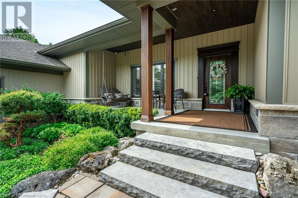 Property at 979 GARDEN Lane image 3
