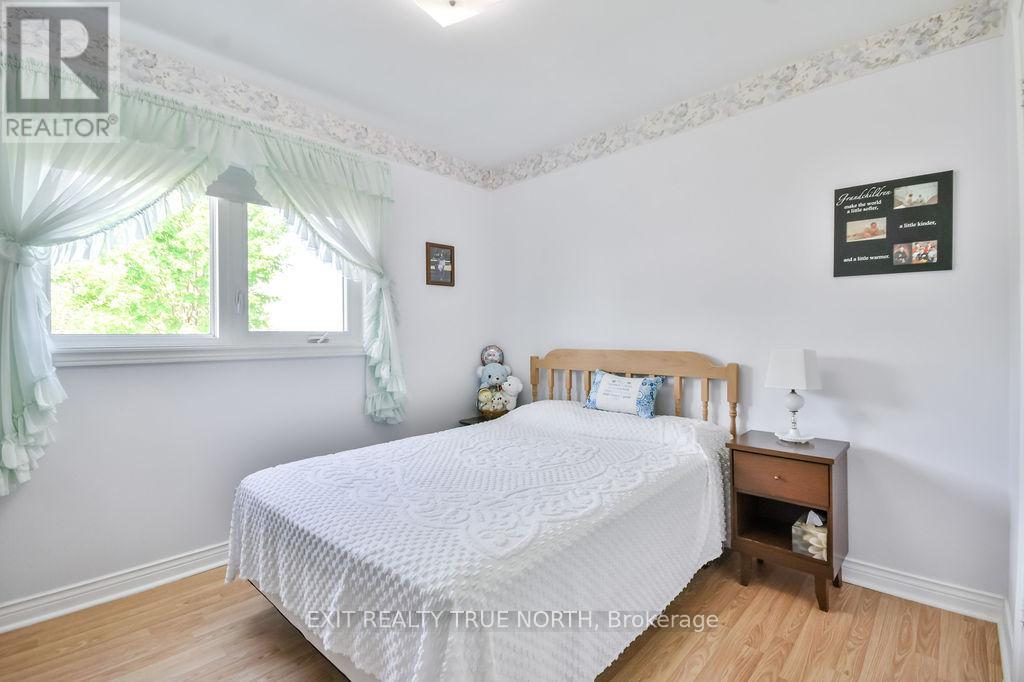 16 Hepinstall Place, Oro-Medonte, Ontario  L3V 7Z7 - Photo 15 - S12195462