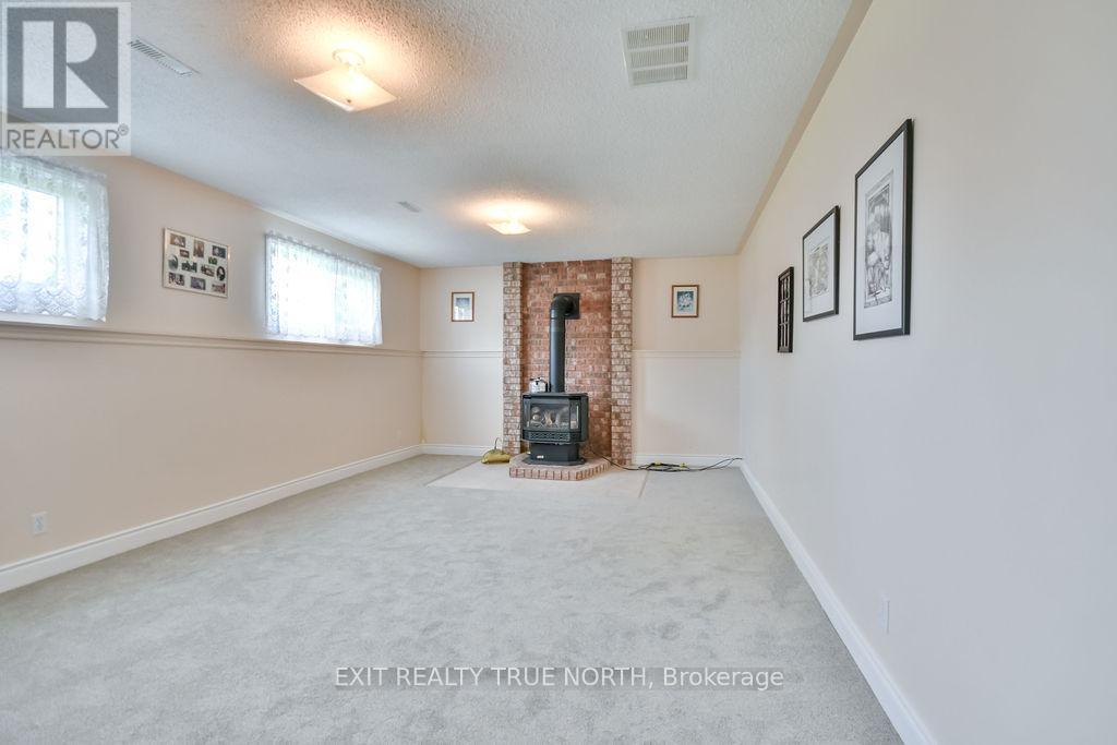 16 Hepinstall Place, Oro-Medonte, Ontario  L3V 7Z7 - Photo 18 - S12195462