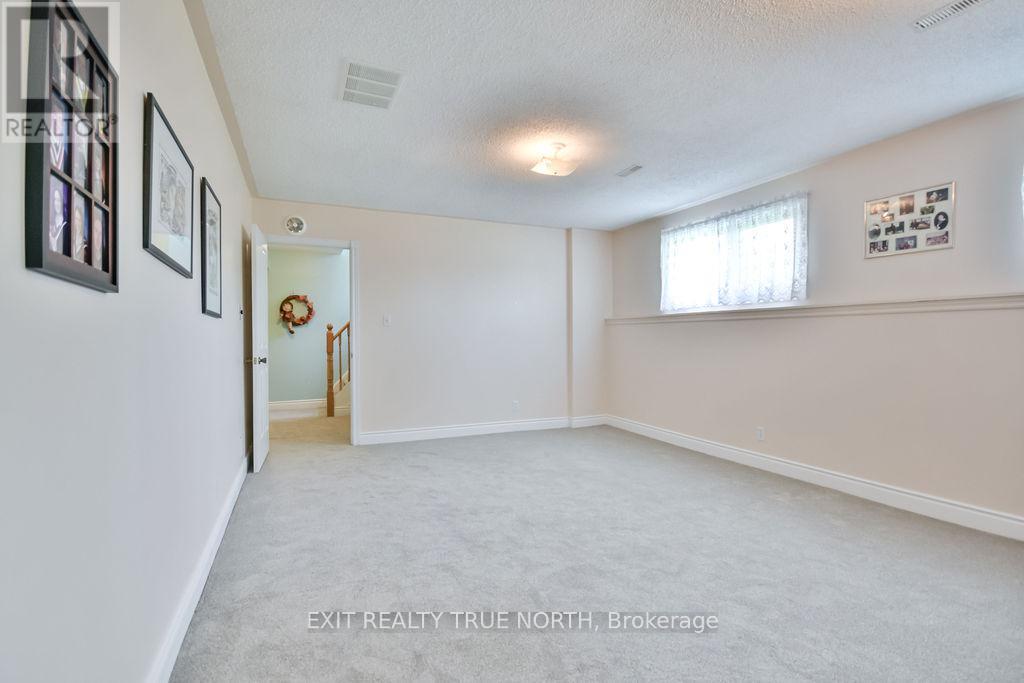 16 Hepinstall Place, Oro-Medonte, Ontario  L3V 7Z7 - Photo 20 - S12195462