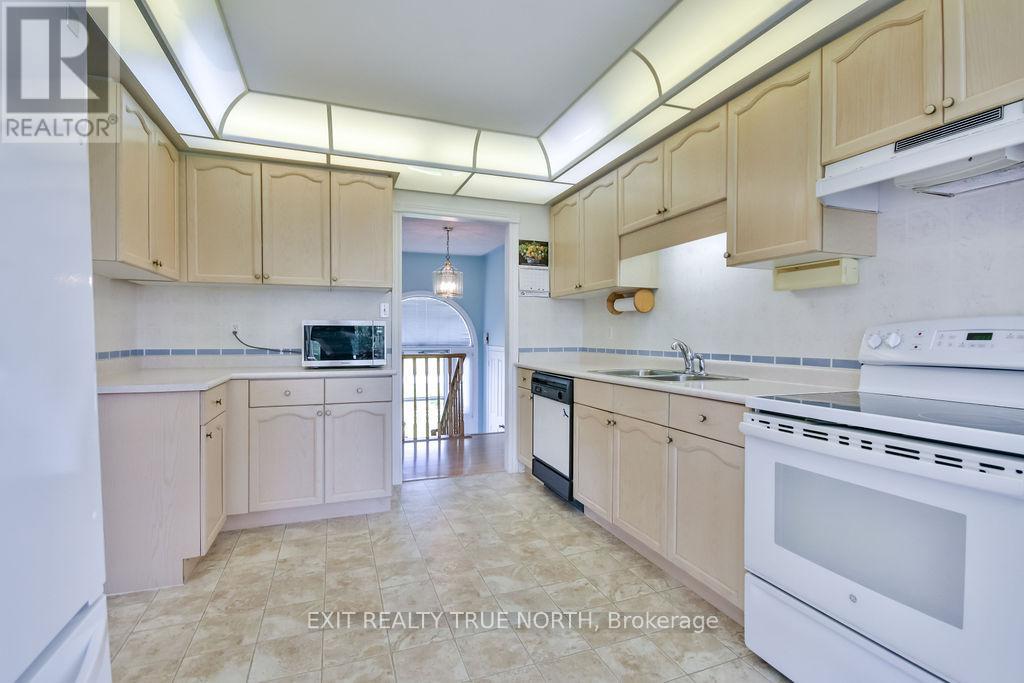 16 Hepinstall Place, Oro-Medonte, Ontario  L3V 7Z7 - Photo 8 - S12195462
