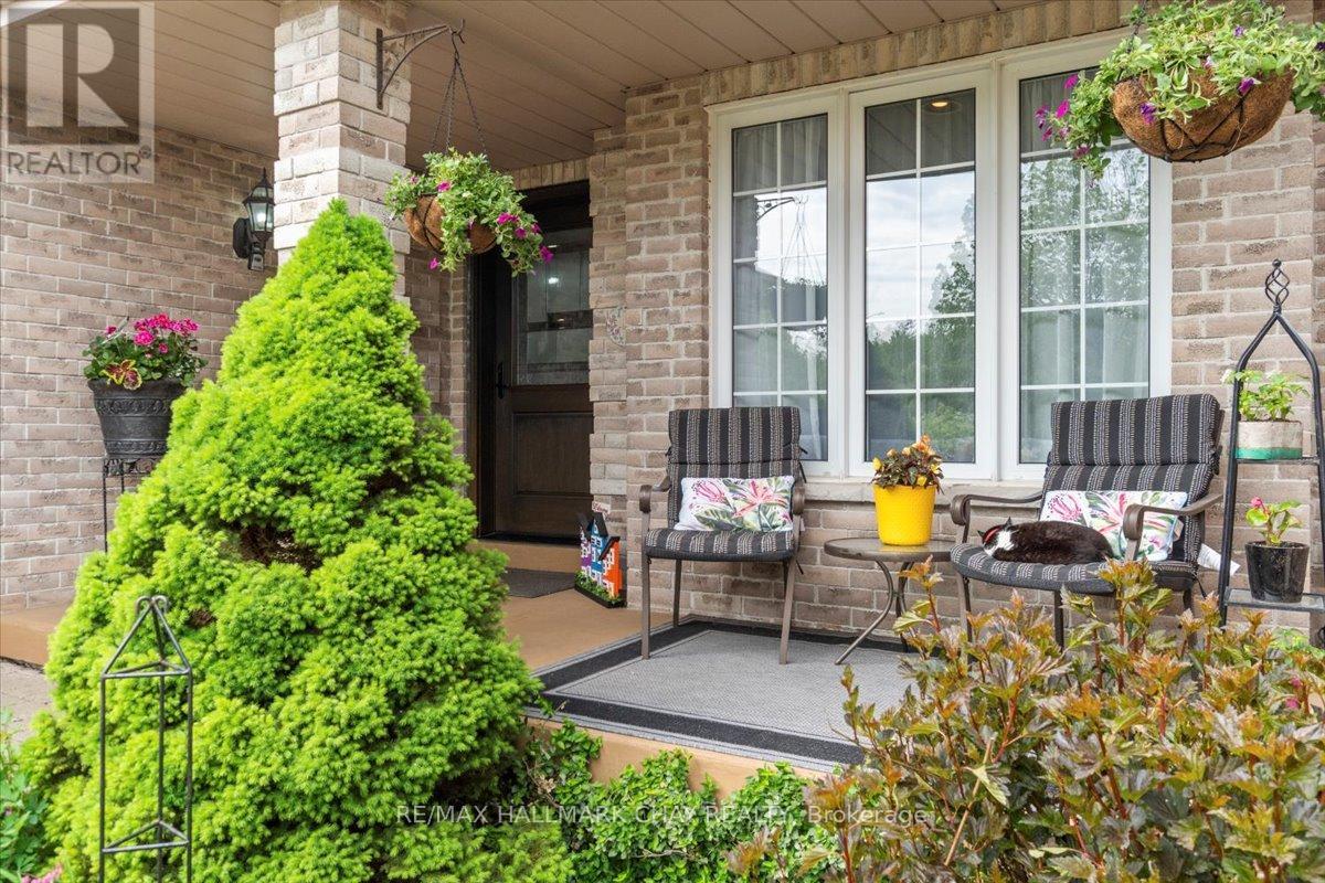 Property at 20 STONEYBROOK CRESCENT image 3