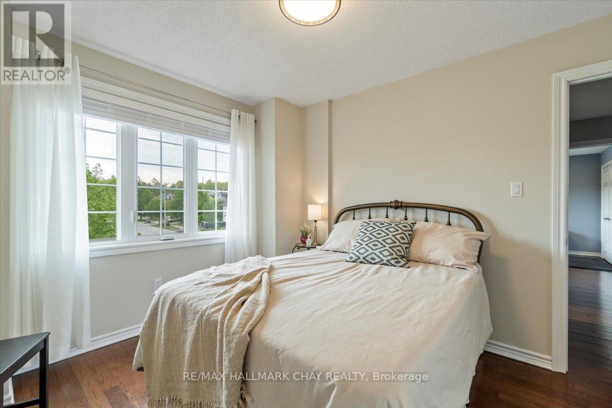 20 Stoneybrook Crescent, Barrie (Ardagh), Ontario  L4N 0A5 - Photo 30 - S12195519