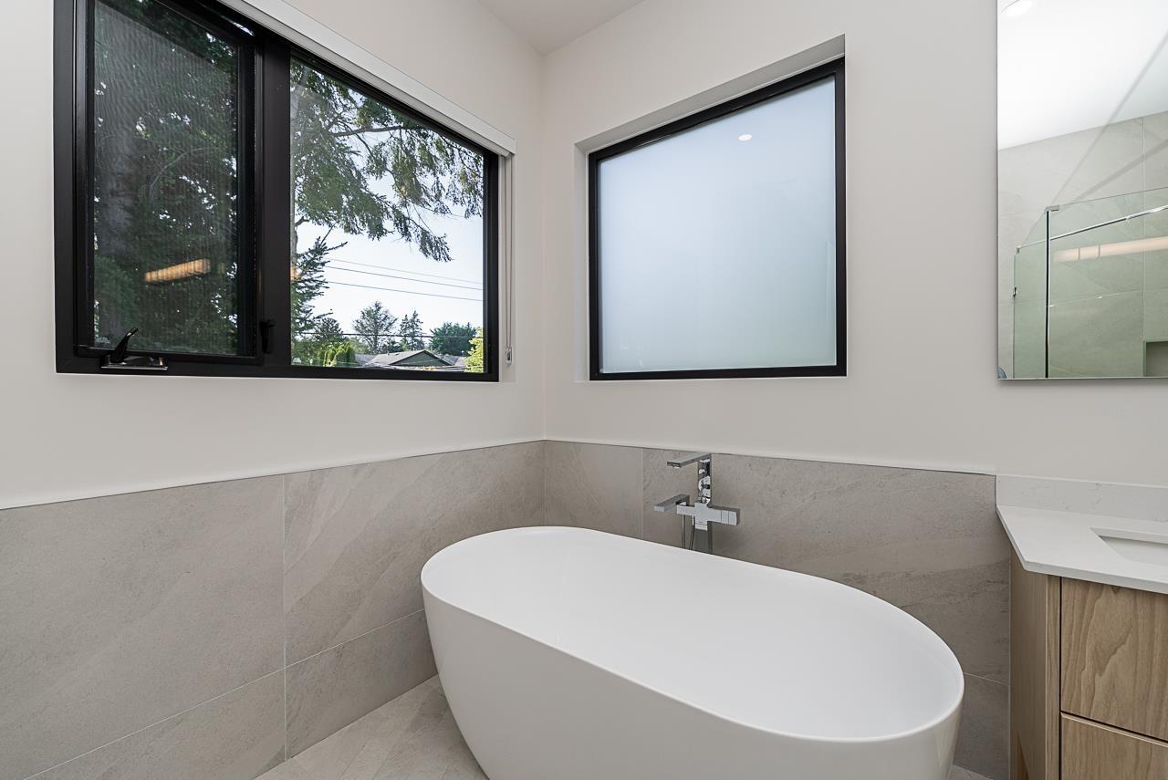 15911 Cliff Avenue, White Rock, British Columbia  V4B 1W8 - Photo 23 - R3010397