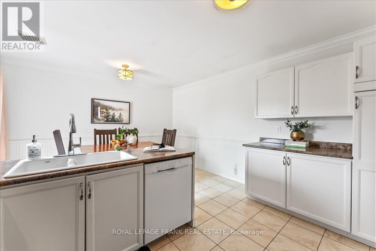 3046 Westridge Boulevard, Peterborough West, Ontario  K9K 2K5 - Photo 10 - X12195586