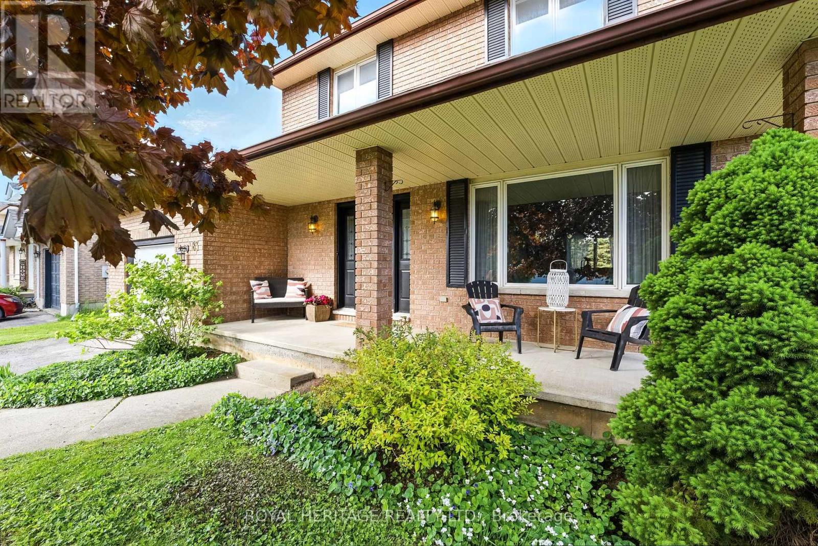Property at 83 PINNACLE STREET N image 2