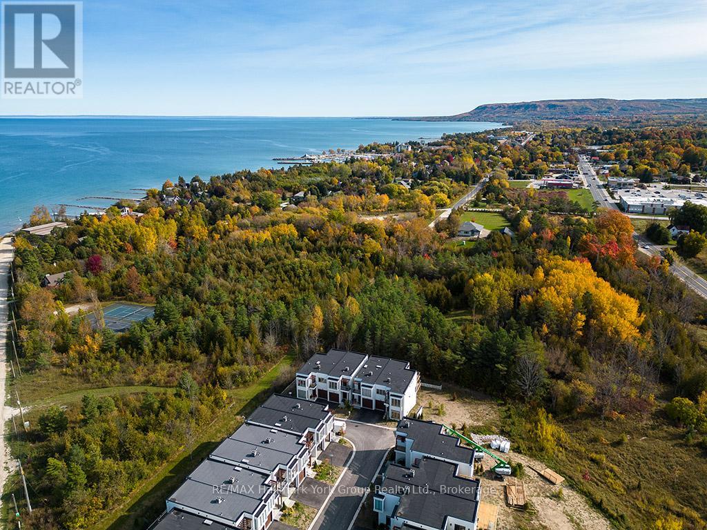 23 Waterview Lane, Blue Mountains, Ontario  N0H 2P0 - Photo 3 - X12195612
