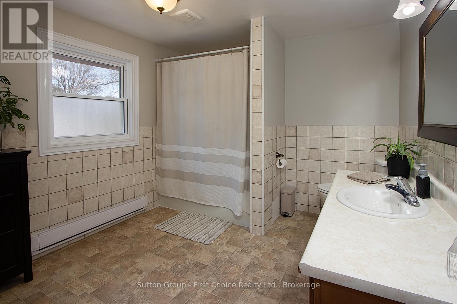 183 Huron Road, Perth South, Ontario  N0K 1X0 - Photo 34 - X12195633