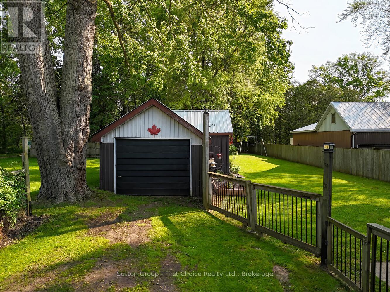 183 Huron Road, Perth South, Ontario  N0K 1X0 - Photo 39 - X12195633