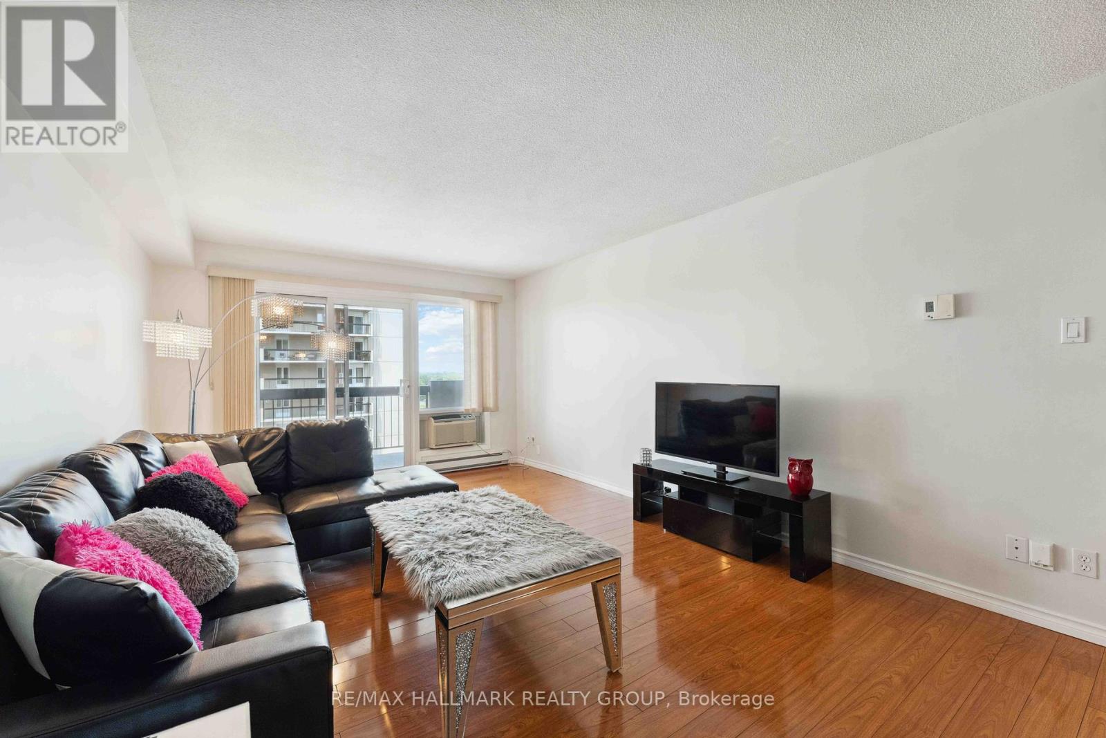 158c Mcarthur Avenue S, Ottawa, Ontario  K1L 8E7 - Photo 10 - X12195635
