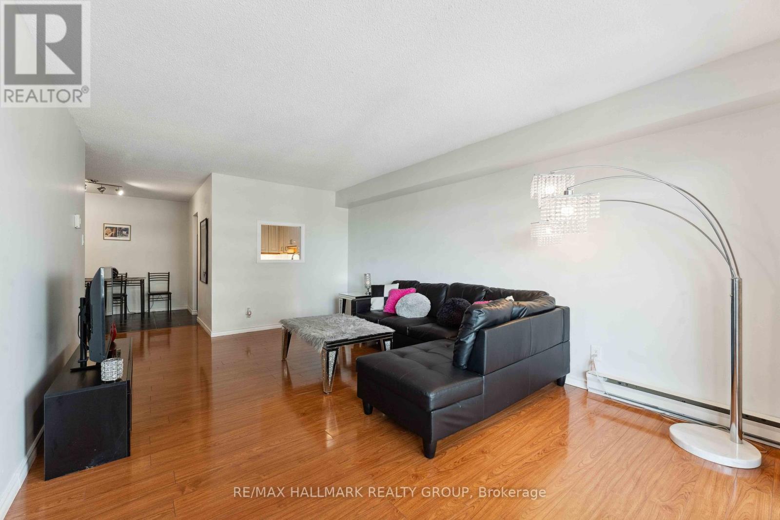 158c Mcarthur Avenue S, Ottawa, Ontario  K1L 8E7 - Photo 11 - X12195635
