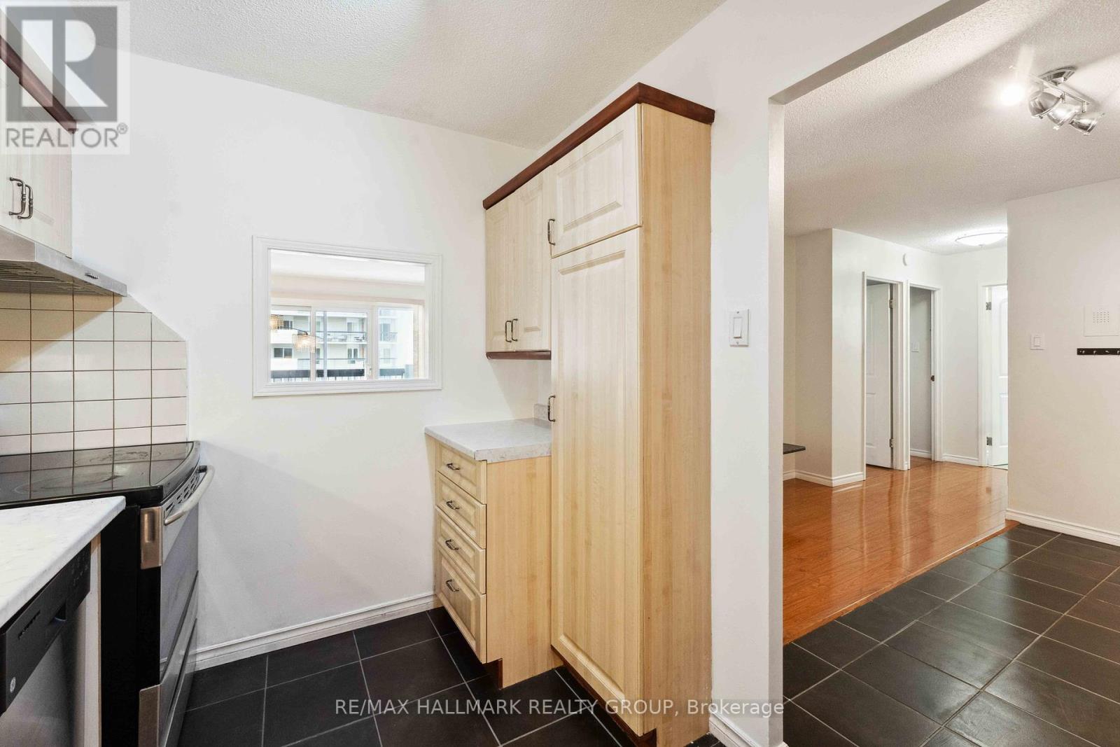 158c Mcarthur Avenue S, Ottawa, Ontario  K1L 8E7 - Photo 16 - X12195635