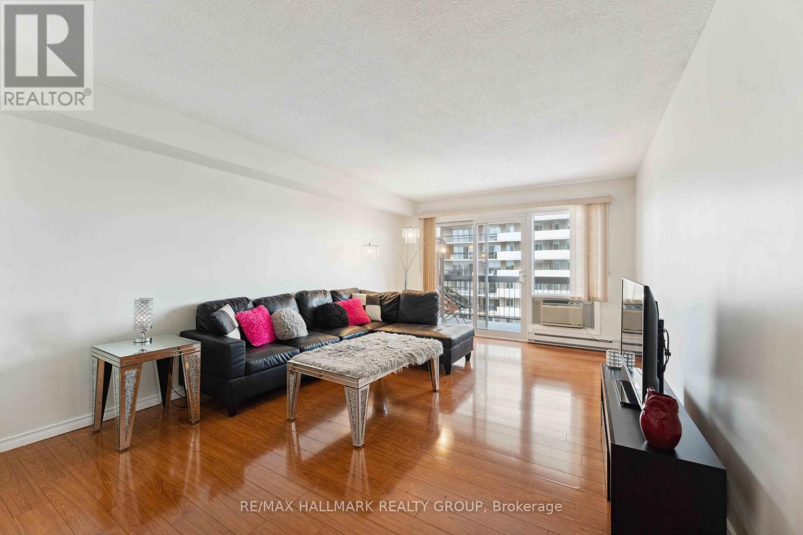158c Mcarthur Avenue S, Ottawa, Ontario  K1L 8E7 - Photo 8 - X12195635
