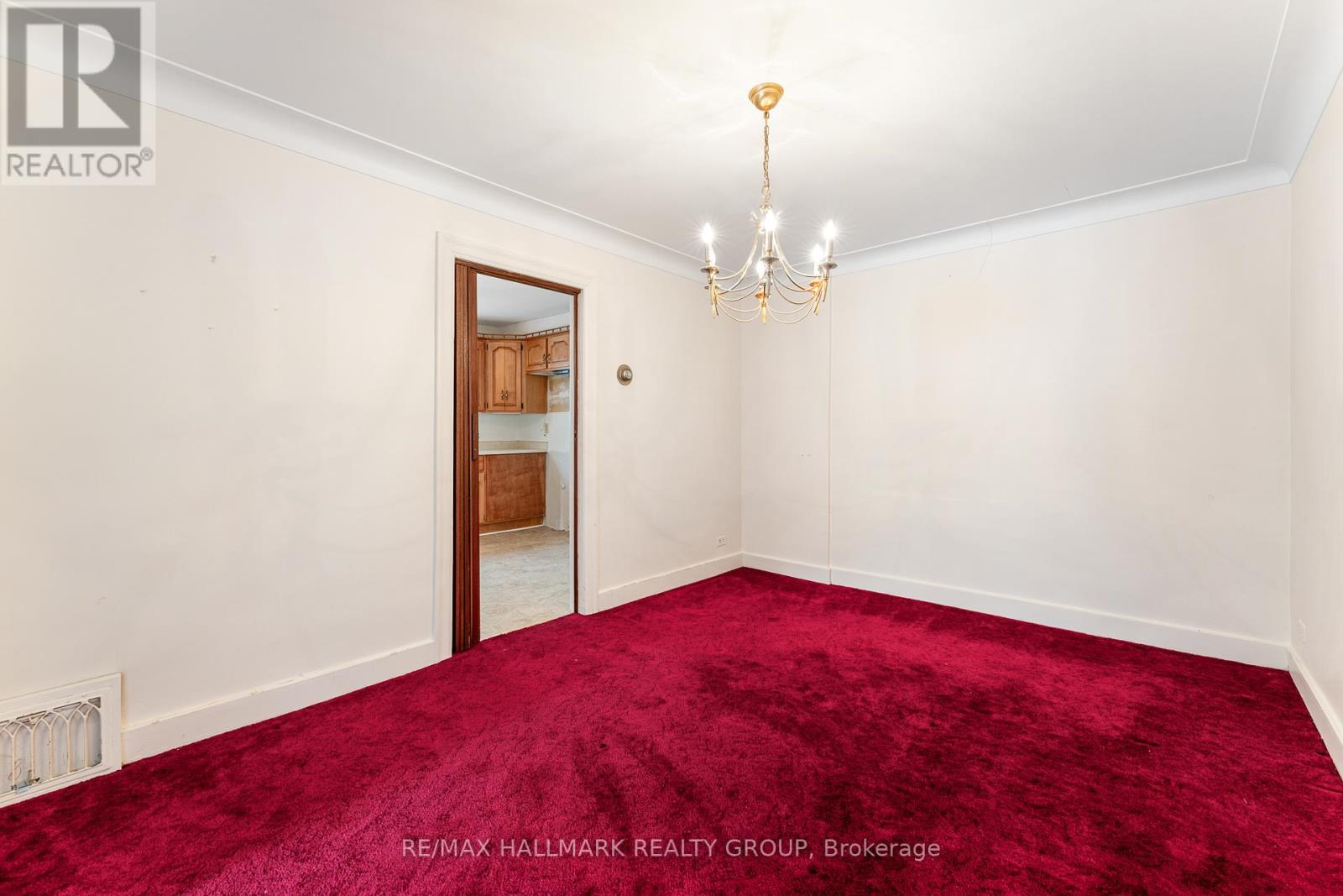 219 BruyÈre Street, Ottawa, Ontario  K1N 5E4 - Photo 7 - X12195644