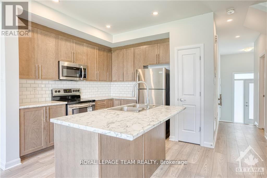 129 Natare Place, Ottawa, Ontario  K2T 0P6 - Photo 8 - X12195726