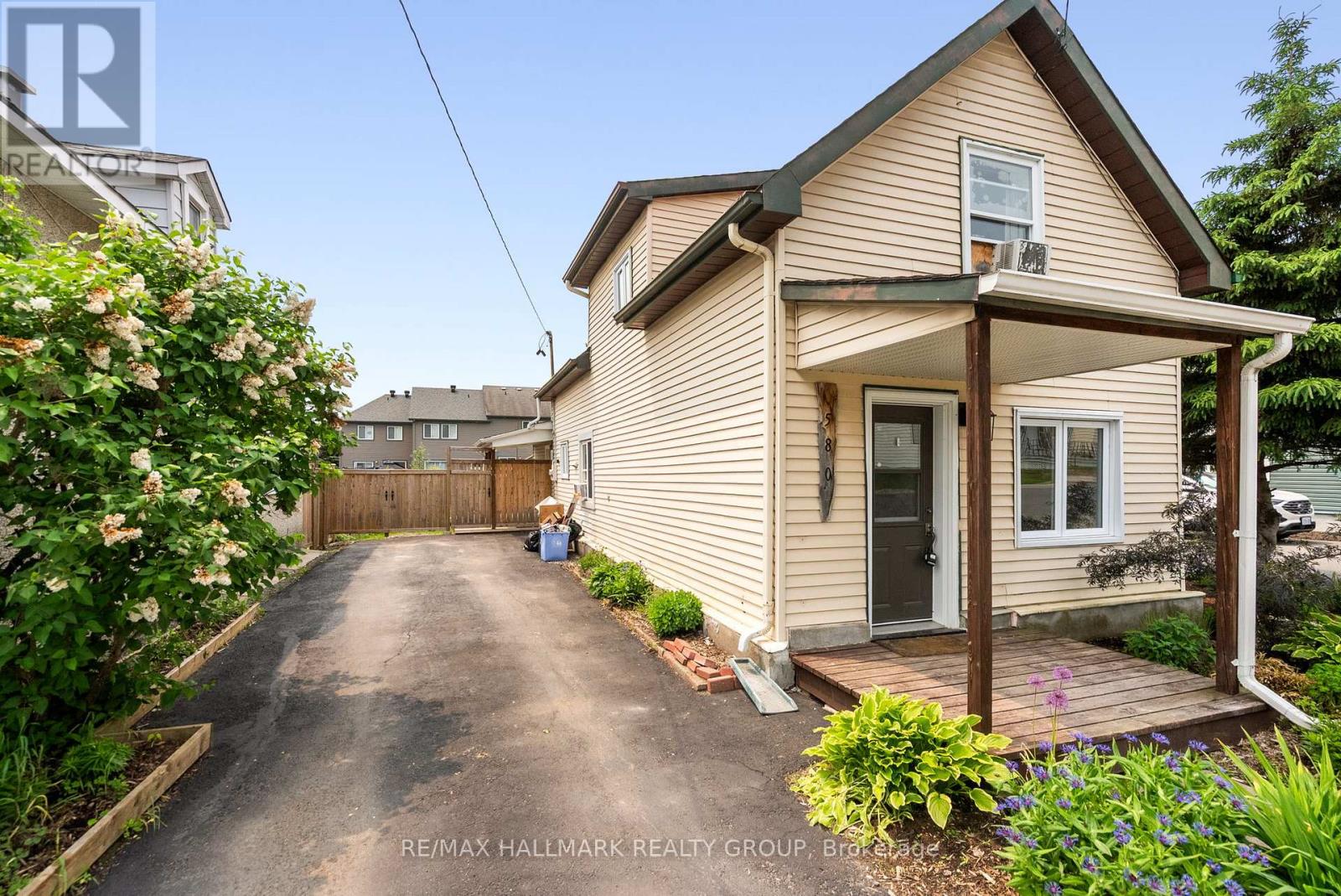 580 St Louis Street, Clarence-Rockland, Ontario  K4K 1K6 - Photo 2 - X12195730