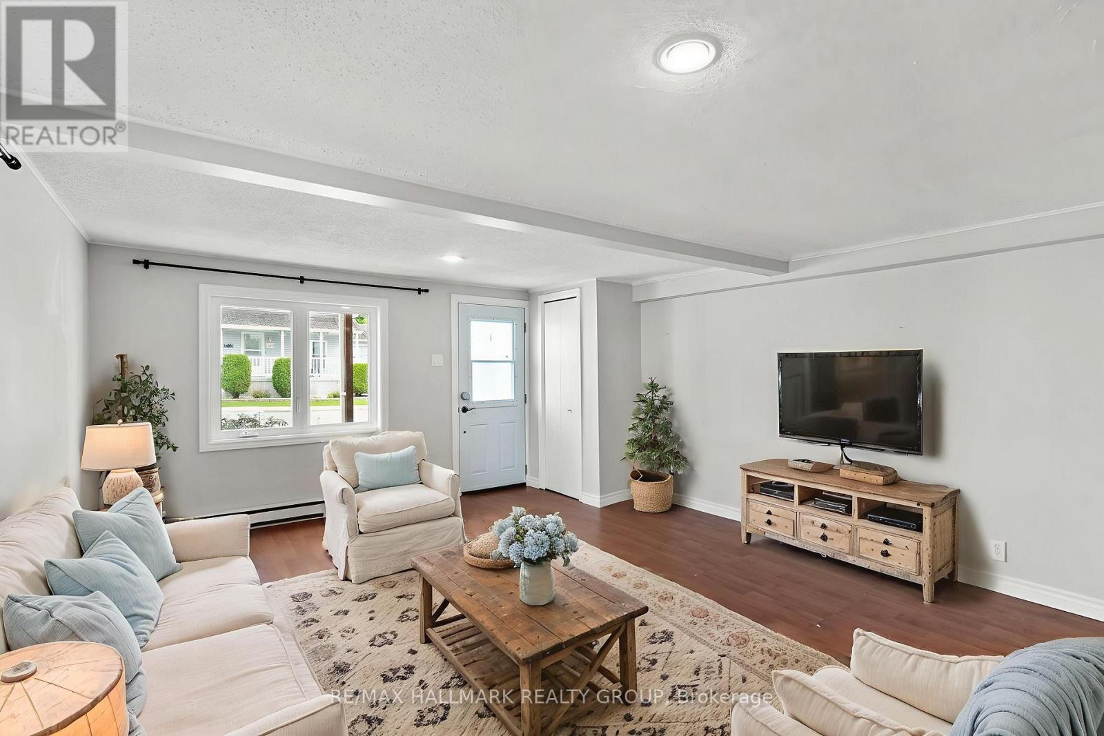 580 St Louis Street, Clarence-Rockland, Ontario  K4K 1K6 - Photo 3 - X12195730