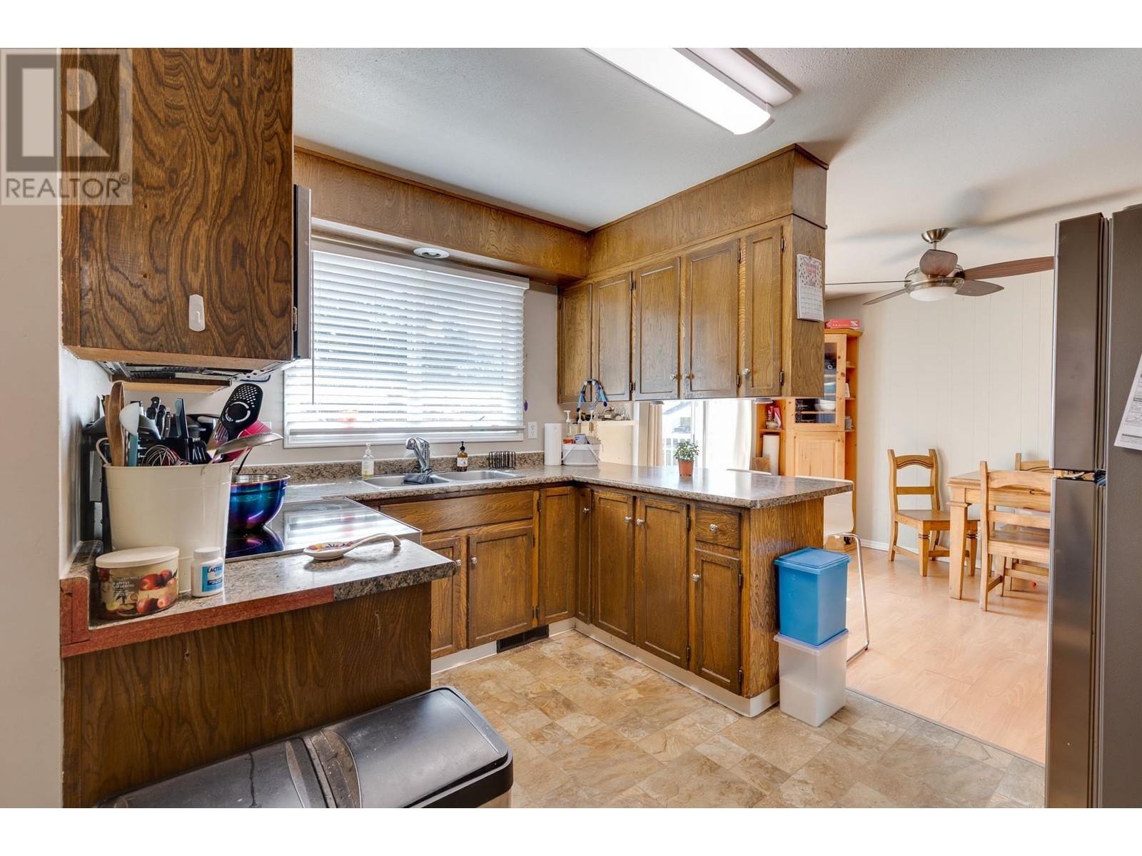 7896 Queens Crescent, Prince George, British Columbia  V2N 3H6 - Photo 3 - R3011244