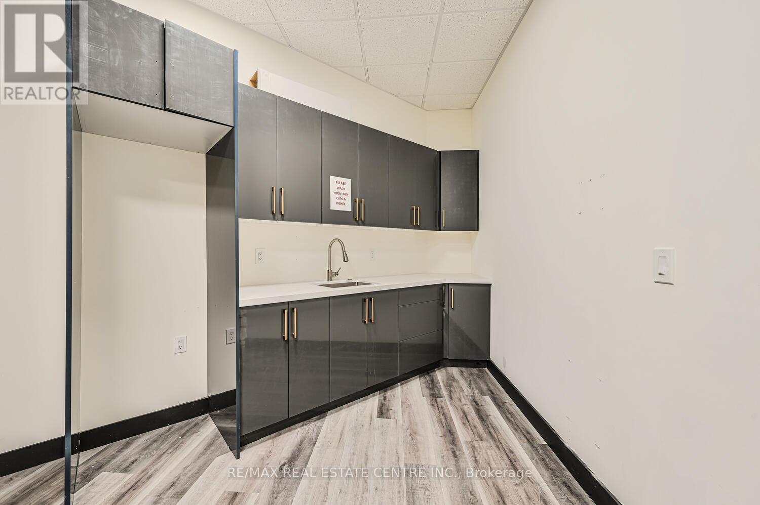 22 - 2565 Steeles Avenue E, Brampton (Steeles Industrial), Ontario  L6T 4L6 - Photo 32 - W12195255