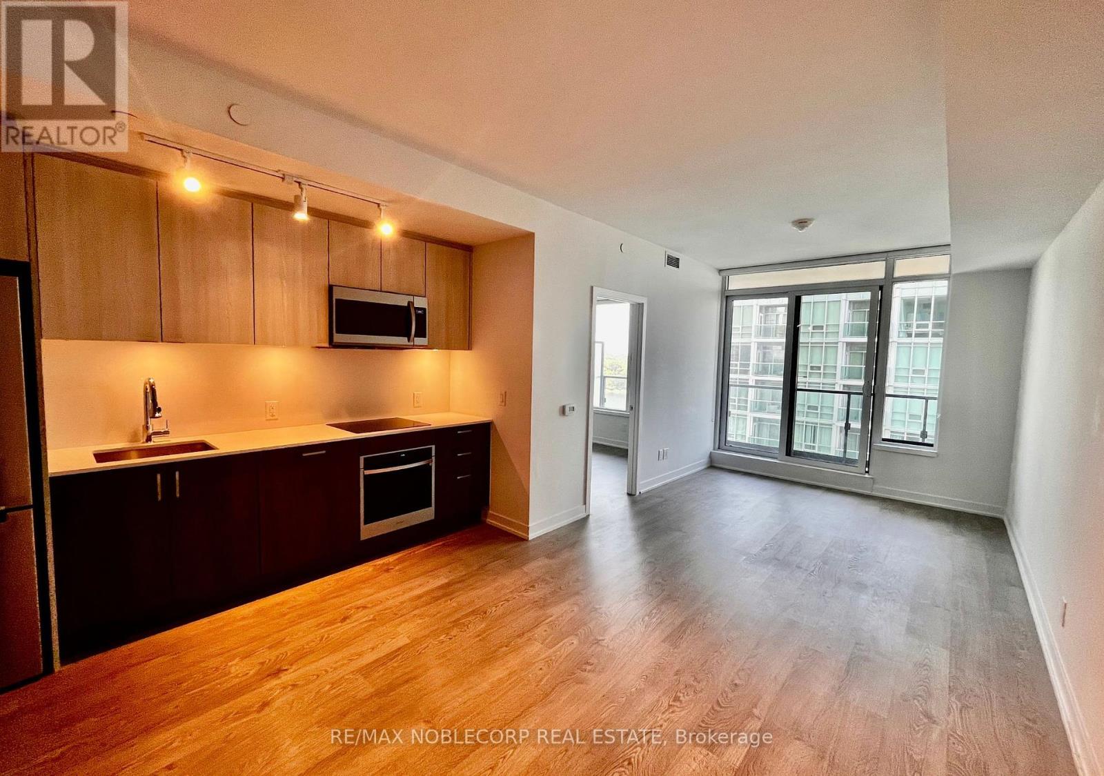 2006 - 1926 Lakeshore Boulevard W, Toronto, Ontario  M6S 1A1 - Photo 12 - W12195276