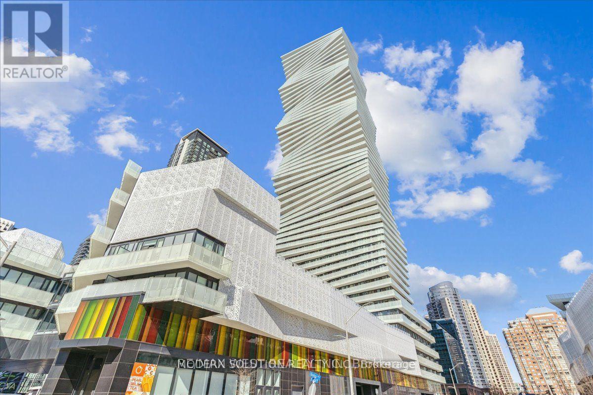 4510 - 3900 Confederation Parkway, Mississauga (City Centre), Ontario  L5B 0M3 - Photo 2 - W12195283