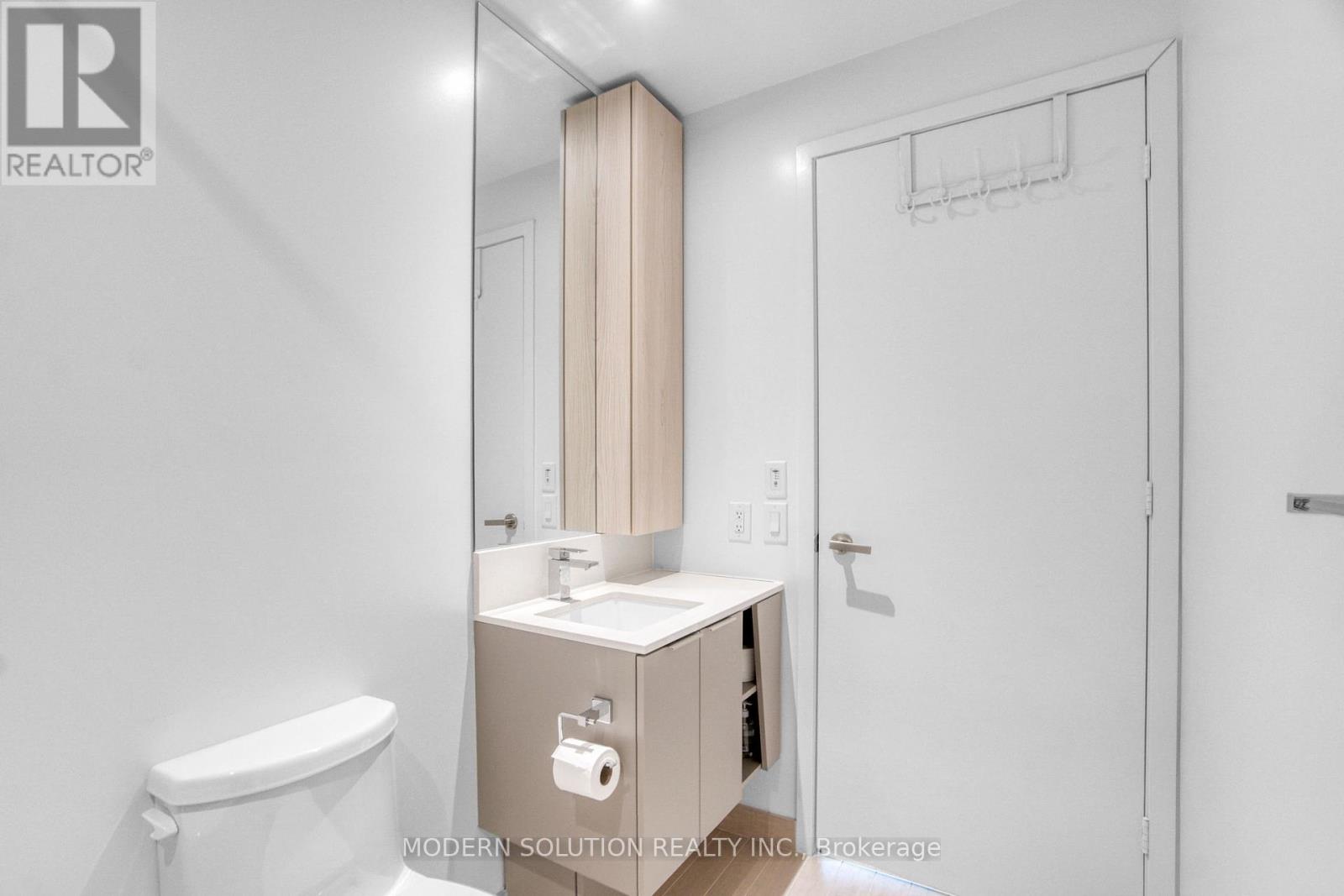 4510 - 3900 Confederation Parkway, Mississauga (City Centre), Ontario  L5B 0M3 - Photo 24 - W12195283
