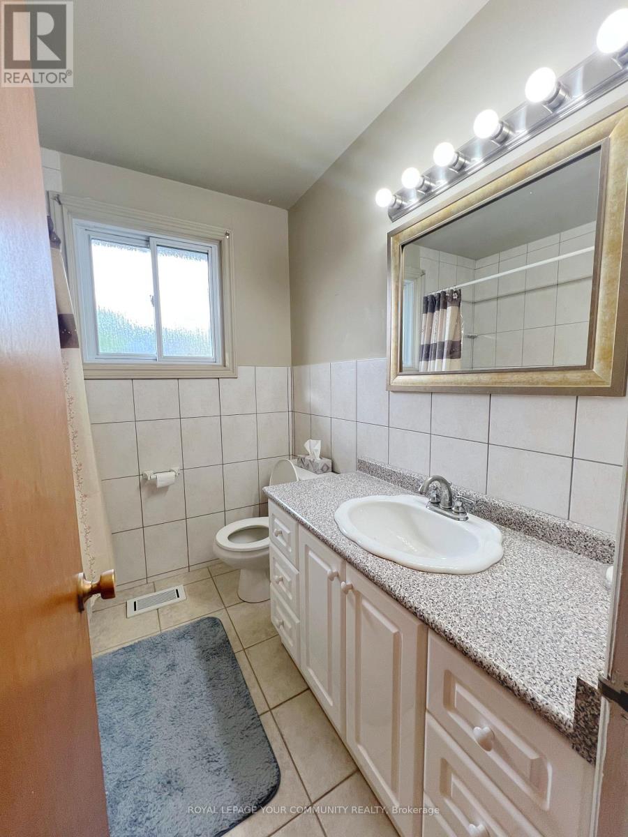 9 Mulham Place, Toronto, Ontario  M9A 4V9 - Photo 4 - W12195288