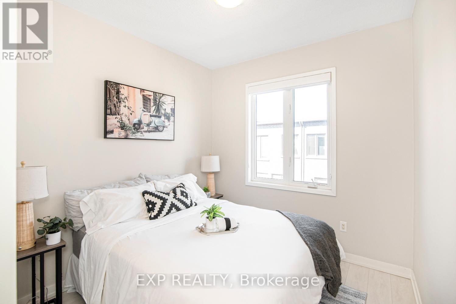 177 Huguenot Road, Oakville, Ontario  L6H 0L4 - Photo 16 - W12195300
