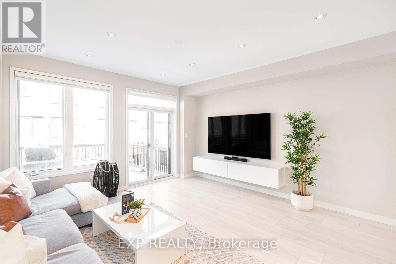 177 Huguenot Road, Oakville, Ontario  L6H 0L4 - Photo 8 - W12195300