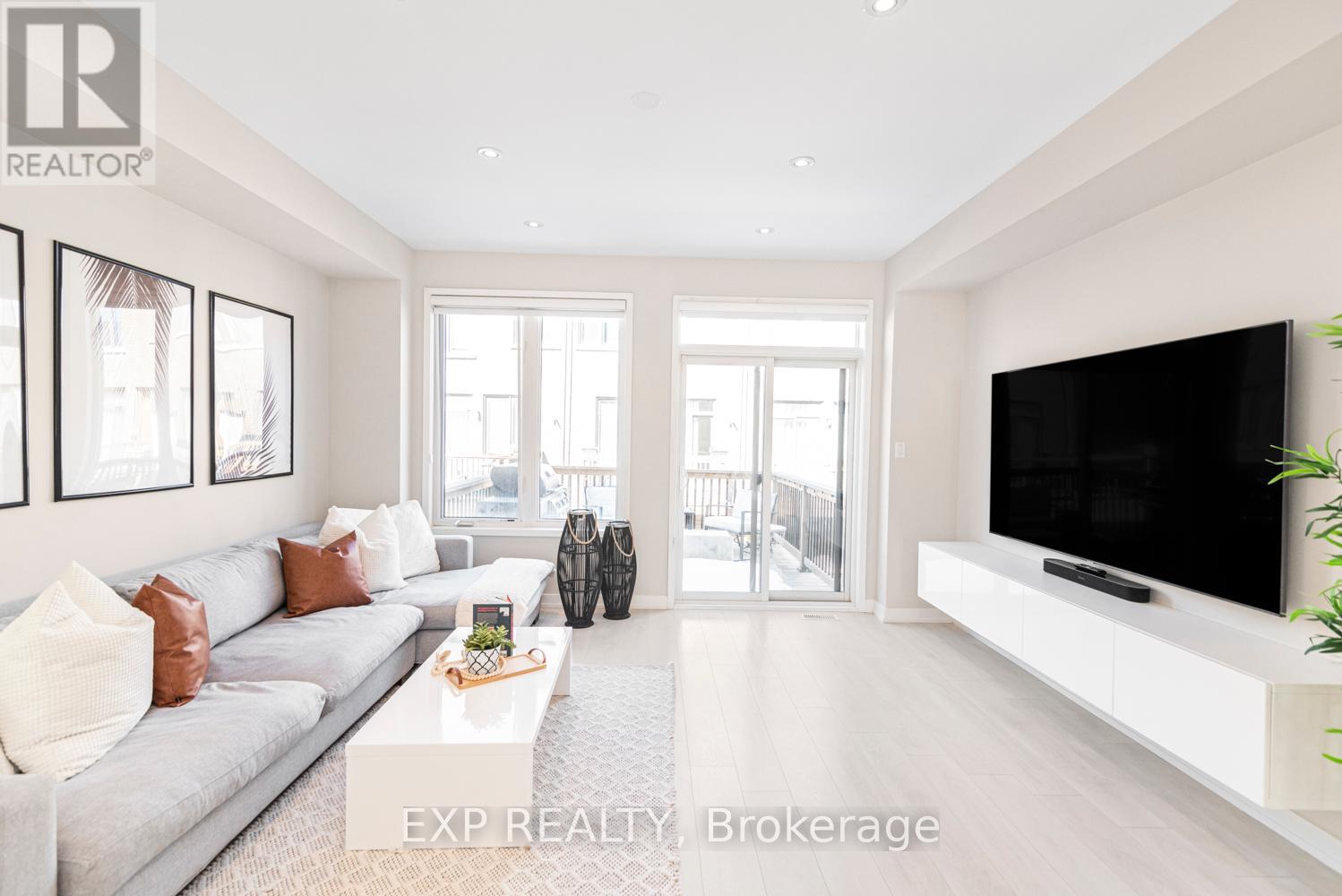 177 Huguenot Road, Oakville, Ontario  L6H 0L4 - Photo 9 - W12195300