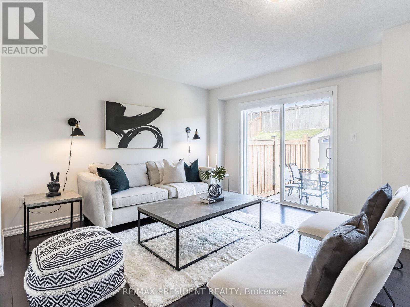 286 Fasken Court, Milton (Cl Clarke), Ontario  L9T 6S9 - Photo 11 - W12195341