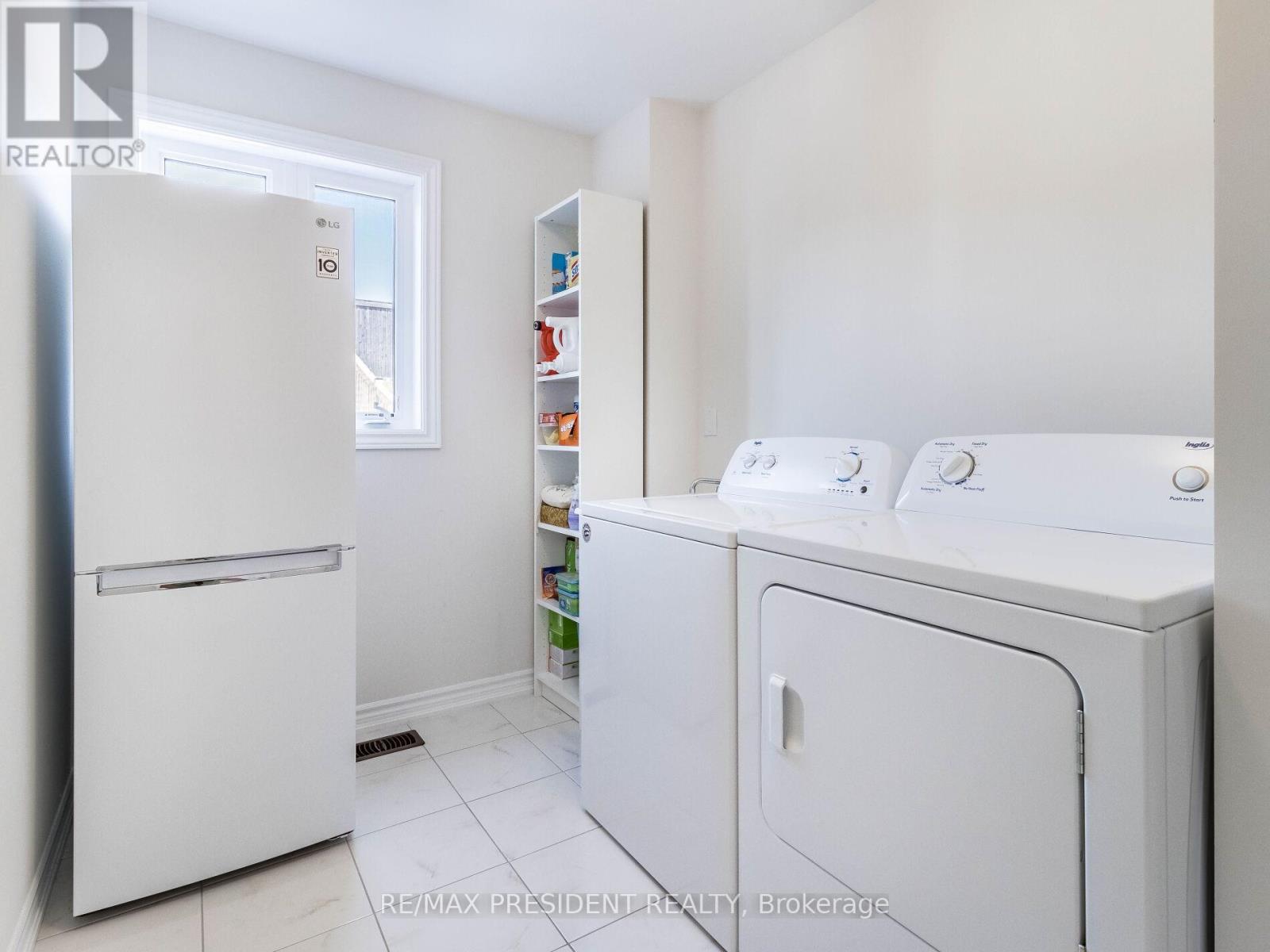 286 Fasken Court, Milton (Cl Clarke), Ontario  L9T 6S9 - Photo 13 - W12195341