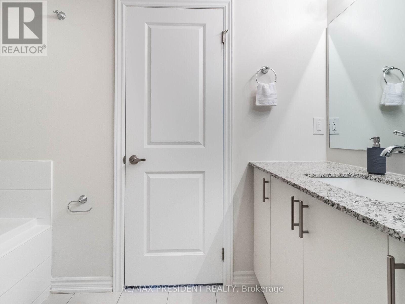286 Fasken Court, Milton, Ontario  L9T 6S9 - Photo 28 - W12195341