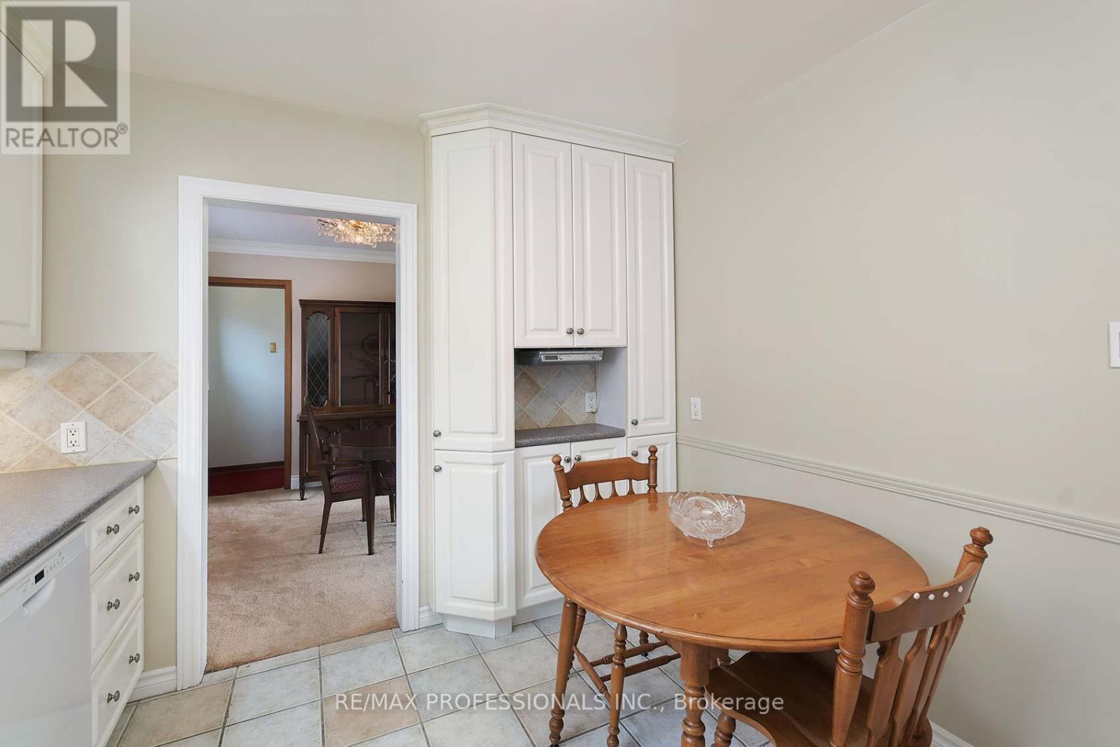 14 Baskerville Crescent, Toronto, Ontario  M9C 1T8 - Photo 11 - W12195351