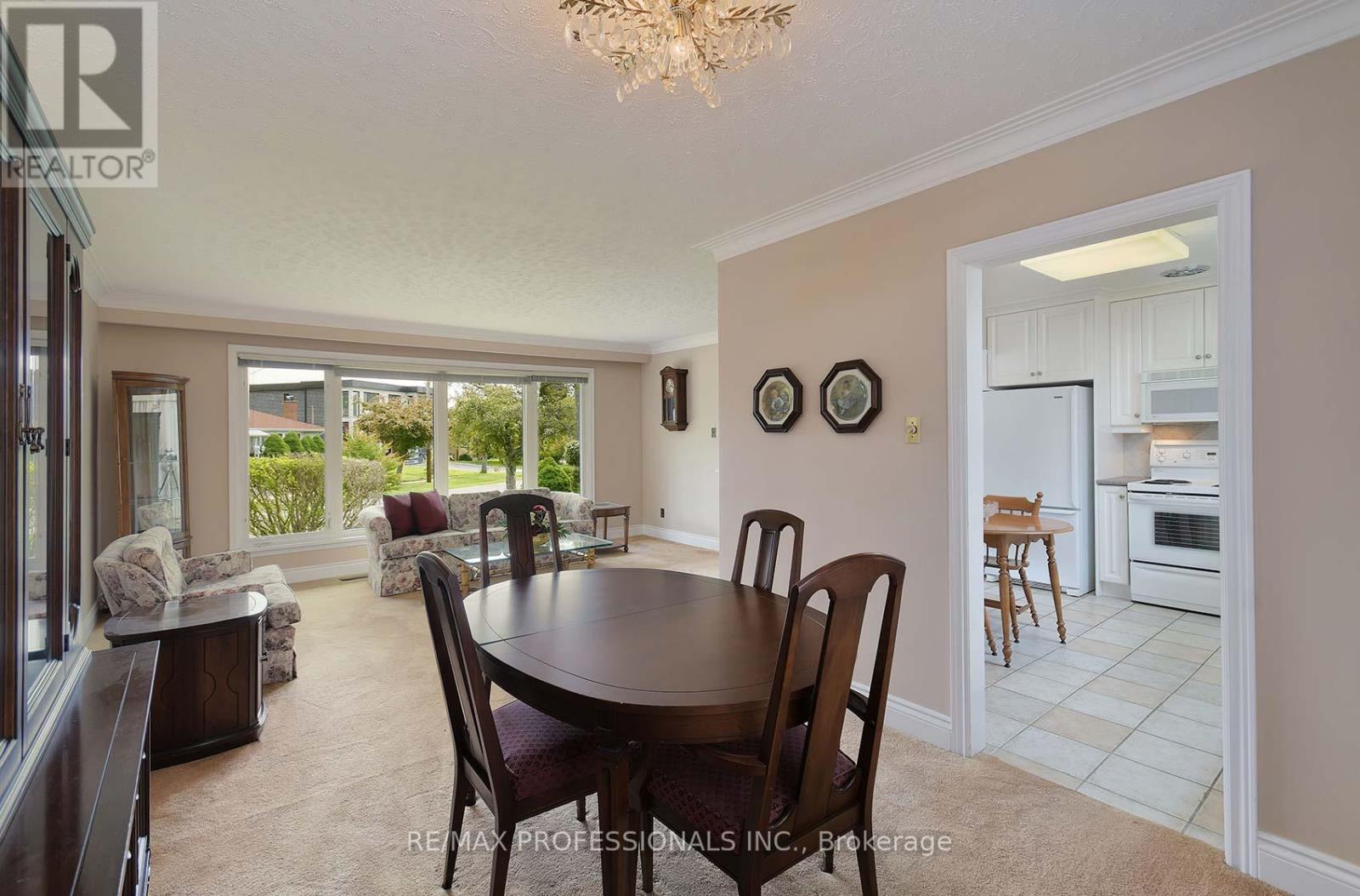 14 Baskerville Crescent, Toronto, Ontario  M9C 1T8 - Photo 13 - W12195351