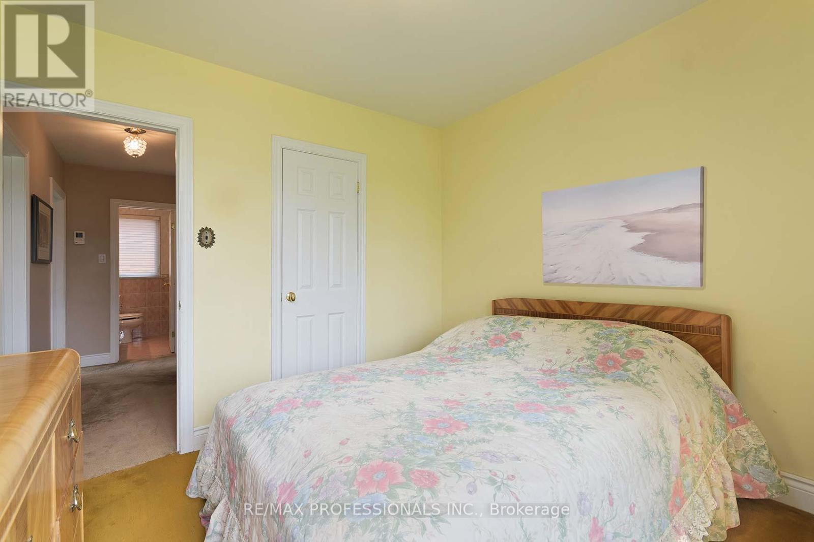 14 Baskerville Crescent, Toronto, Ontario  M9C 1T8 - Photo 15 - W12195351