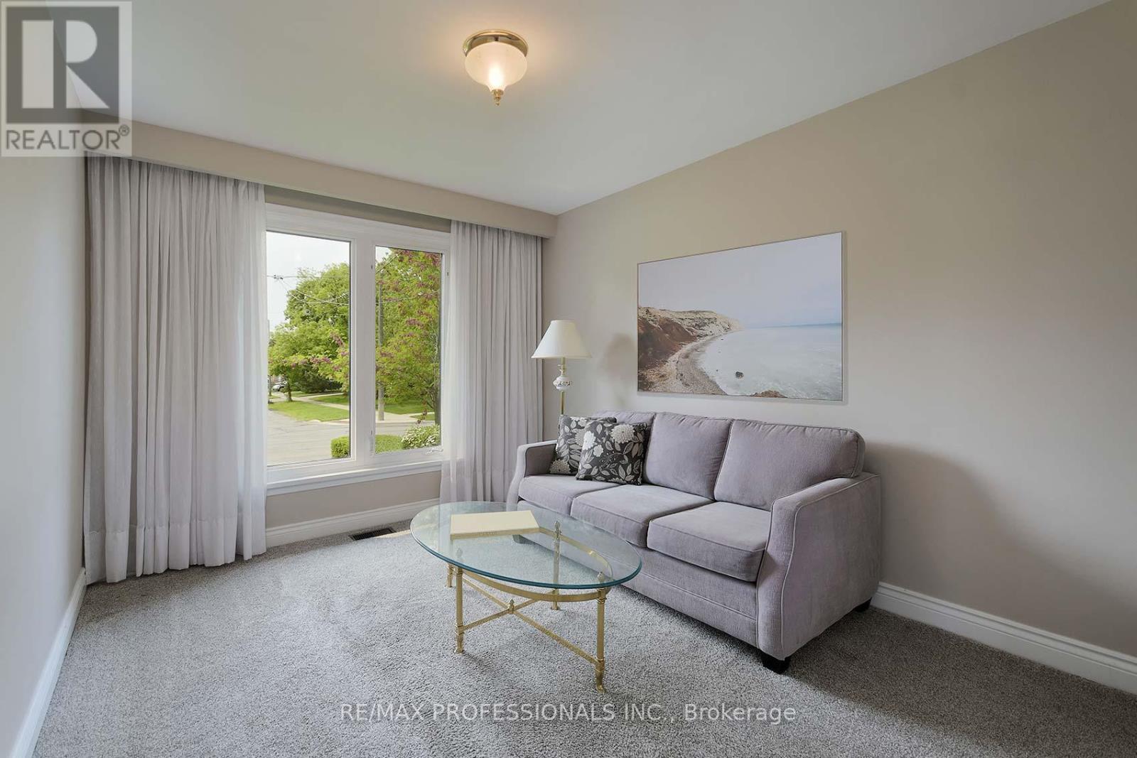14 Baskerville Crescent, Toronto, Ontario  M9C 1T8 - Photo 16 - W12195351
