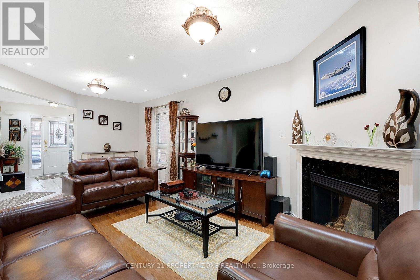 114 Hollingsworth Circle, Brampton, Ontario  L7A 0J5 - Photo 10 - W12195367