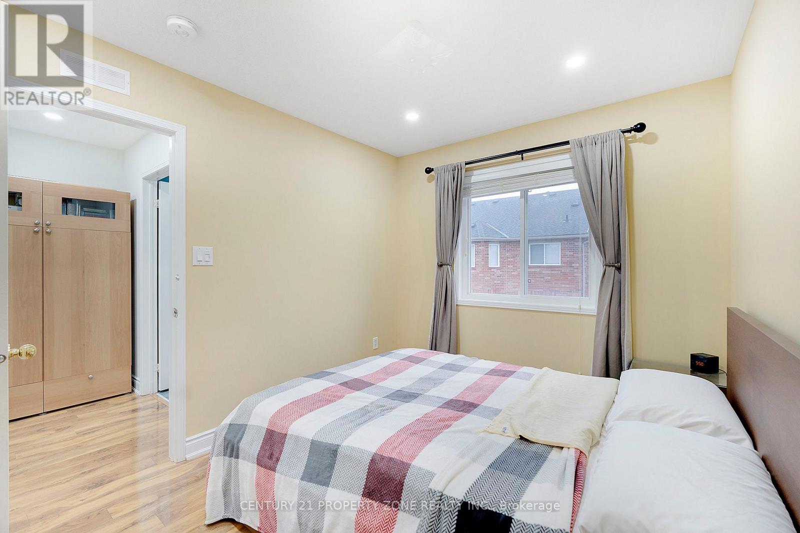 114 Hollingsworth Circle, Brampton, Ontario  L7A 0J5 - Photo 24 - W12195367