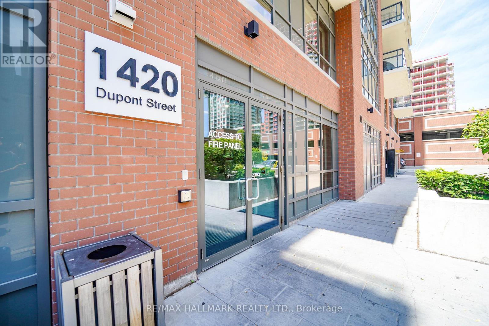 1810 - 1420 Dupont Street, Toronto, Ontario  M6H 0C2 - Photo 2 - W12195411