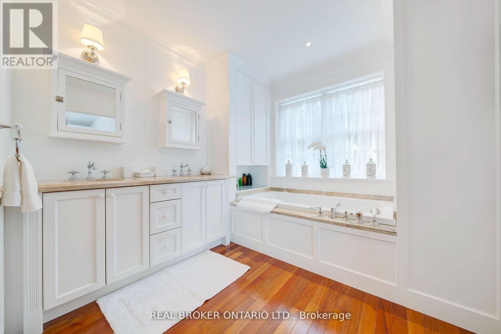 195 William Street, Oakville, Ontario  L6J 1C8 - Photo 14 - W12195412