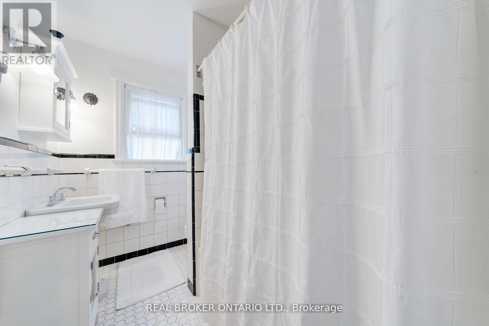 195 William Street, Oakville, Ontario  L6J 1C8 - Photo 17 - W12195412