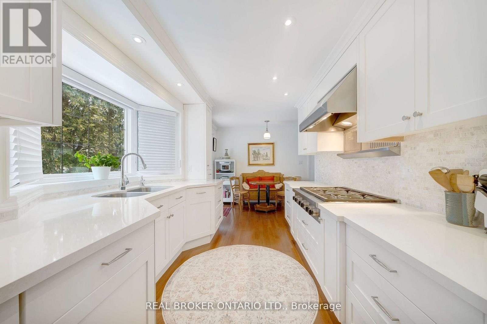 195 William Street, Oakville, Ontario  L6J 1C8 - Photo 7 - W12195412