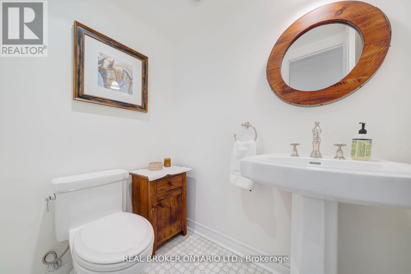 195 William Street, Oakville, Ontario  L6J 1C8 - Photo 9 - W12195412