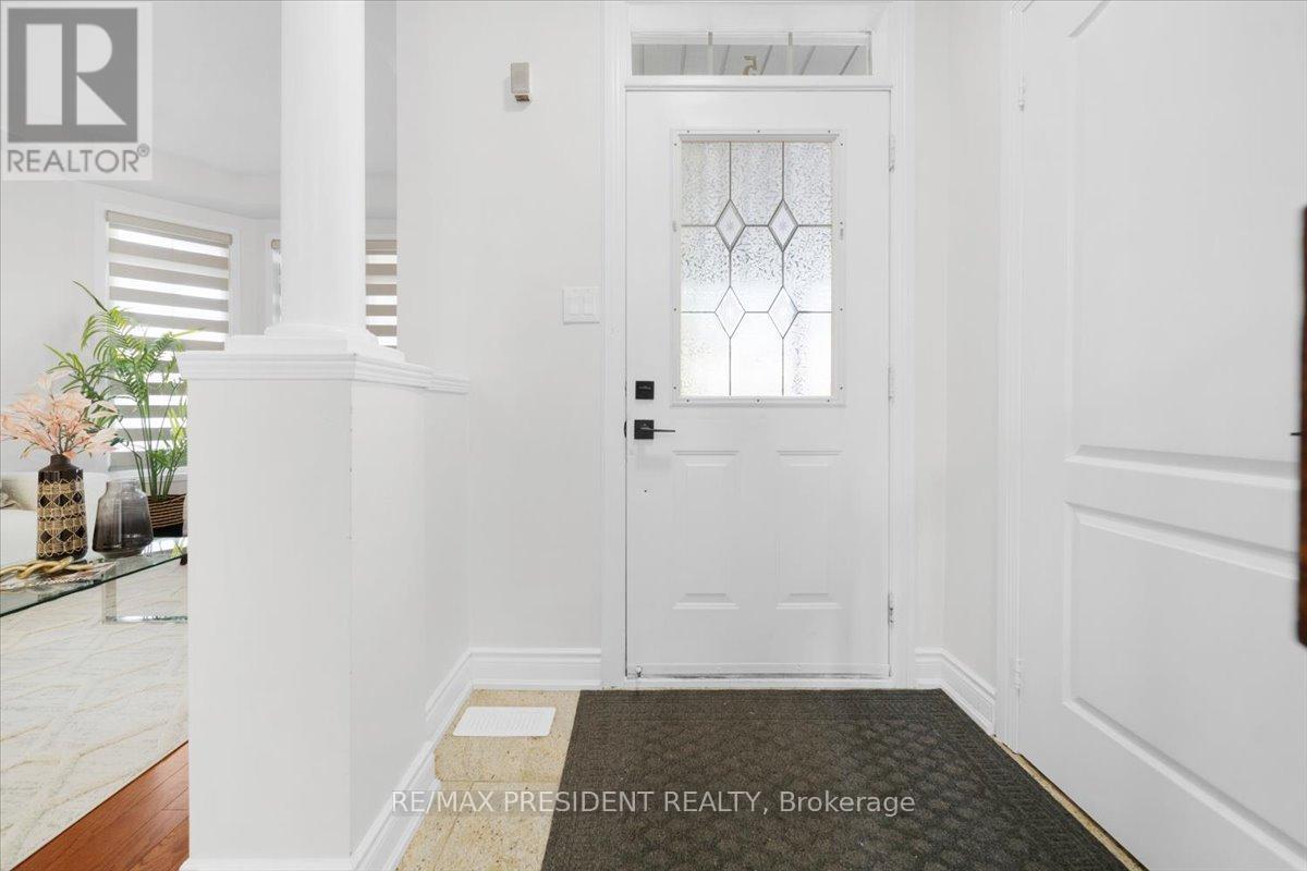 5 Wild Indigo Crescent, Brampton, Ontario  L6R 2K1 - Photo 3 - W12195417